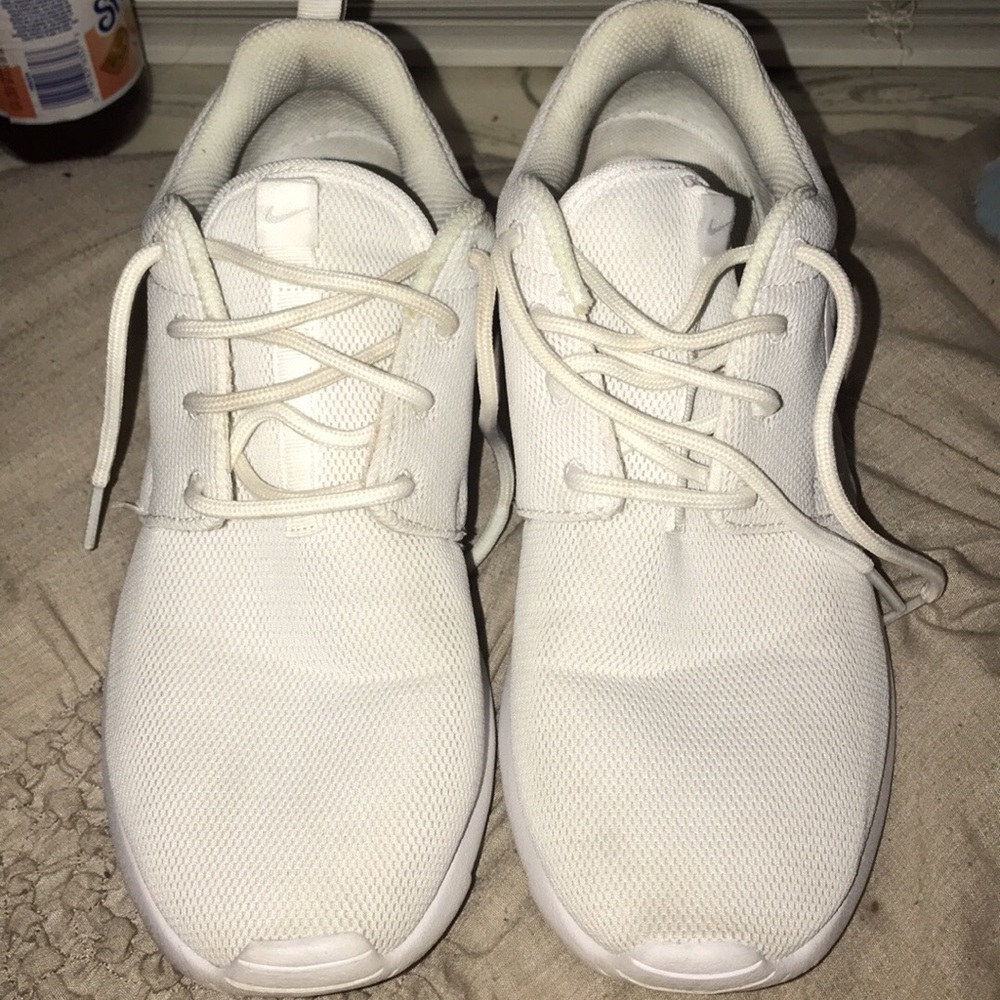 White Nike Roshes size 8.5